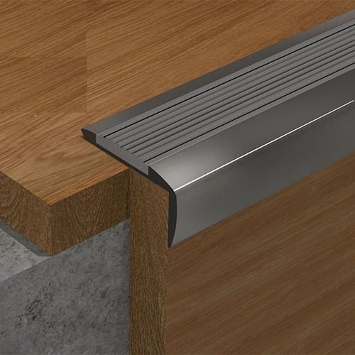 Валик ступени из металла - Foshan Hero Metal Co.,Ltd.  - виниловый / дерево / из ламината