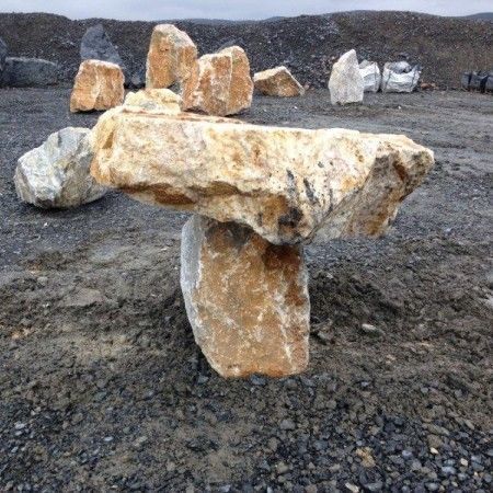 Каменный блок для внешнего благоустройства - YELLOW MONOLITHS - Canteras el cerro s. l. - декоративный / из мрамора