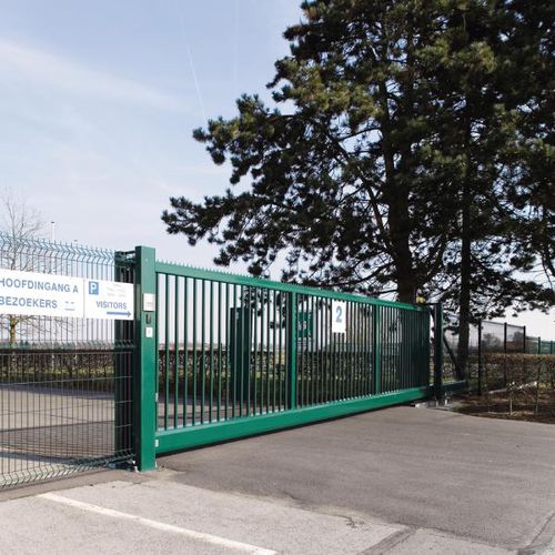 Раздвижное ворота - ROBUSTA SC - Betafence International - из гальванизированной стали / стальное электросварное / решетчатое