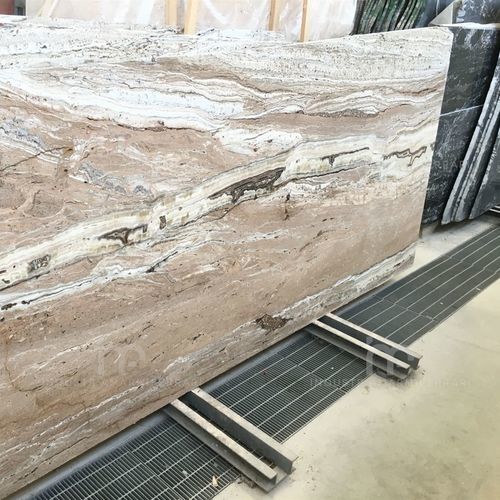 Плита из камня из мрамора - TRAVERTINO ONICIATO - Industria Marmi Ferrari Srl - для облицовки / для напольной поверхности / для внутренней компоновки