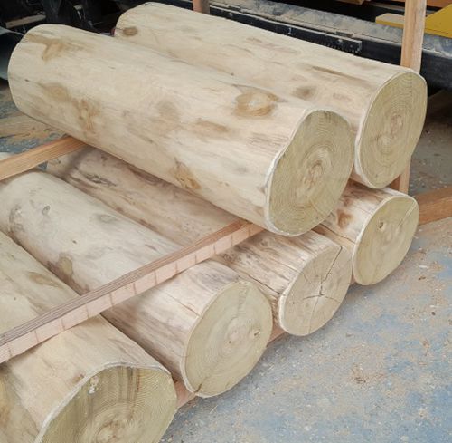 Оцилиндрованное бревно для ландшафтного дизайна - Woodspars - из робинии