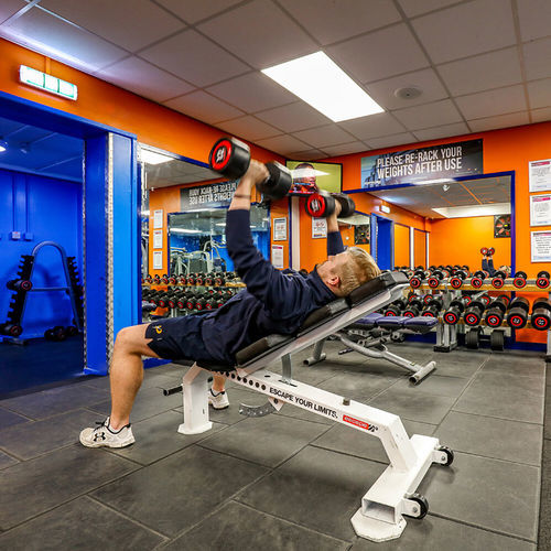 Напольное покрытие из плит - POWERSHOCK 300  - Gerflor - Contract Sport & Contract Flooring - из каучука / для интерьера / для интенсивного движения