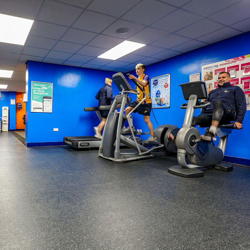 Напольное покрытие из плит - POWERSHOCK 80  - Gerflor - Contract Sport & Contract Flooring - из каучука / для интерьера / для интенсивного движения
