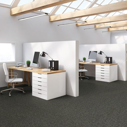 Тафтинговое ковровое покрытие - ADVENTURER  - Gerflor - Contract Sport & Contract Flooring - с вытяжным ворсом / нейлоновое / для профессионального использования