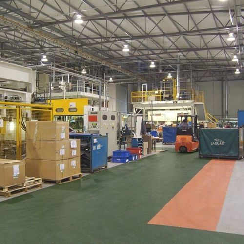 Гибкое напольное покрытие для интенсивного движения - R-TILE  - Gerflor - Contract Sport & Contract Flooring - виниловое / матовое / для интерьера