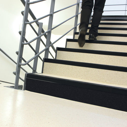 Валик ступени из ПВХ - T27/3R  - Gerflor - Contract Sport & Contract Flooring - противоскользящий