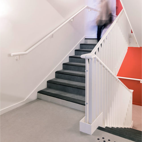 Напольное покрытие для лестниц - TARASTEP PRO  - Gerflor - Contract Sport & Contract Flooring - виниловое / для интерьера / для офиса