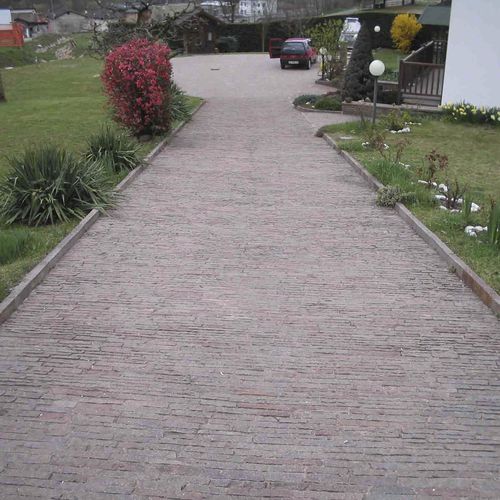Обрамление для сада - DOLOMITI RED-CORDS AND CURBS - COLOMBINI S.P.A. - для тротуара / из натурального камня / линейное