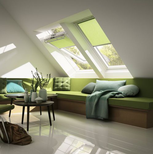 Мансардное окно из дерева - CK02 - VELUX - из алюминия / поворотное с центральной осью / с верхним открыванием