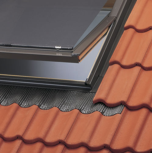 Скатная крыша - EDW - VELUX - из камня / имитация черепицы