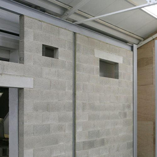 Полый бетонный блок - TOPCRETE - Tarmac Building Products - полный / секционный / для внутренней стены