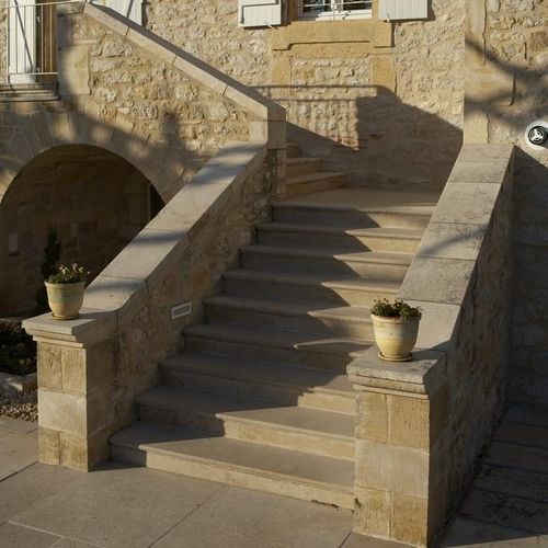 Оголовок для стены балюстрадного типа - AUBEROCHE - OCCITANIE PIERRES - из камня