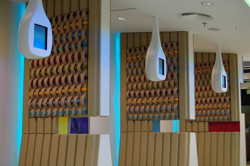 Настенная акустическая панель - ZAIN CONCEPT STORE - Anne Kyyrö Quinn - из ткани / с геометрической структурой / для профессионального использования