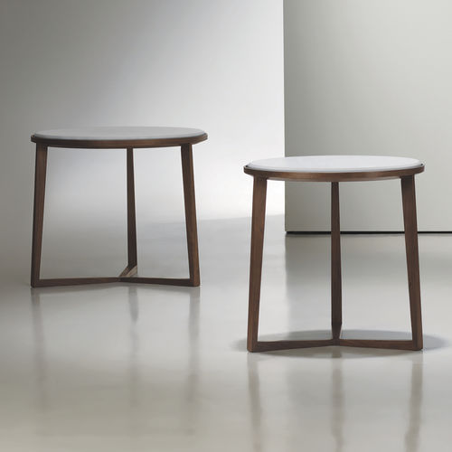 Современный вспомогательный столик - CURIO - BERNHARD design - из орехового дерева / из клена / из стекла