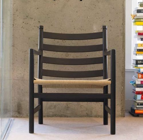 Современное кресло - CH44  - Carl Hansen & Son - из дерева / Hans J. Wegner