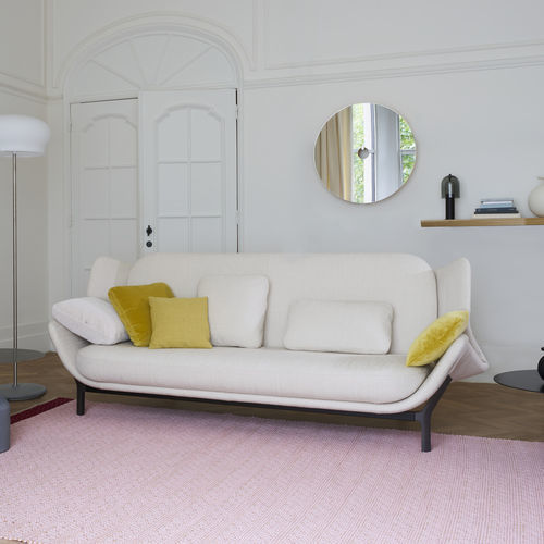 Диван кровать - CLAM - Ligne Roset - современный / из ткани / из цельной древесины