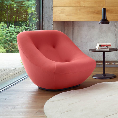 Дизайнерское кресло - BONNIE - Ligne Roset - из кожи / из пенополиуретана / из ткани