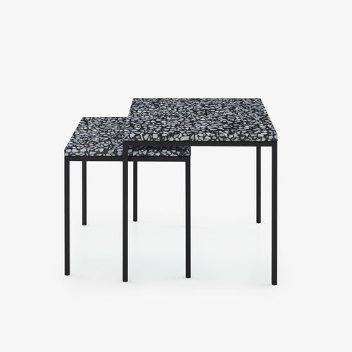 Современный стол Жигонь - AMADORA - Ligne Roset - из мрамора / с основанием из лакированной стали / квадратный
