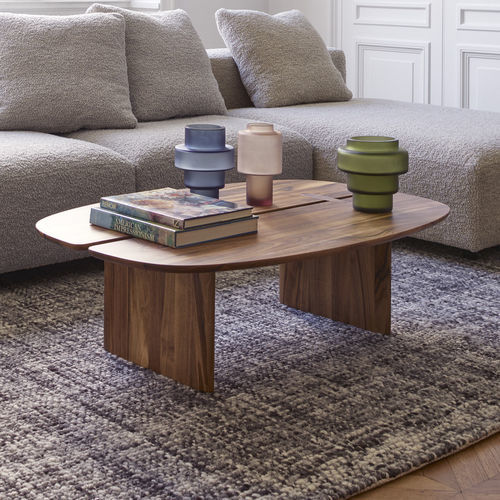 Журнальный столик уникальный дизайн - INTERVALLE - Ligne Roset - из цельной древесины / с основанием из цельной древесины / овальный
