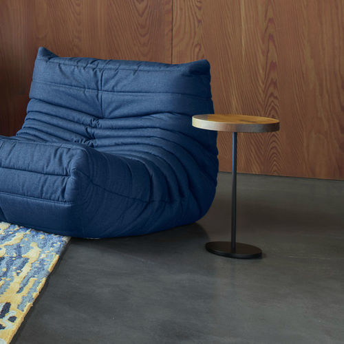 Вспомогательный столик уникальный дизайн - CHANTERELLE - Ligne Roset - из орехового дерева / с основанием из хромированной стали / круглый