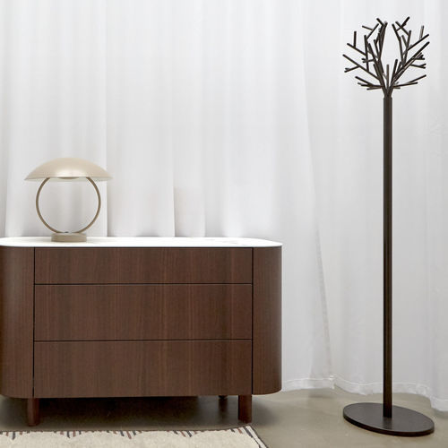 Вешалка для верхней одежды на ножке - CLARA - Ligne Roset - современная / из хромированной стали / из лакированной стали