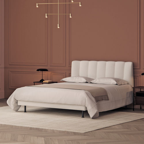 Двуспальная кровать - EVISA - Ligne Roset - современная / с изголовьем / обитая