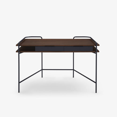 Напольный рабочий стол - ALANDO - Ligne Roset - современный / из орехового дерева / из лакированной МДФ