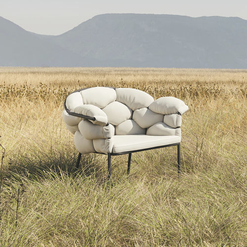 Кресло уникальный дизайн - SERPENTINE - Ligne Roset - из ткани / из пенополиуретана / из лакированного алюминия