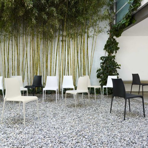 Современный cтул - PETRA - Ligne Roset - для интерьера / для наружного применения / из полиуретана