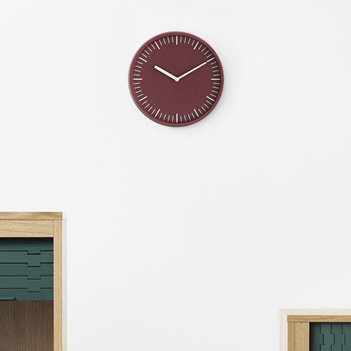 Современный часы - DAY - Normann Copenhagen - настенный / аналоговый / из стали