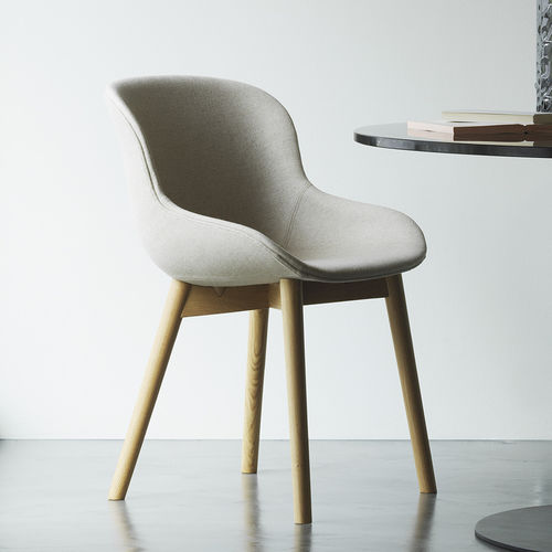 Современный cтул - HYG - Normann Copenhagen - для интерьера / из полипропилена / с основанием из дуба