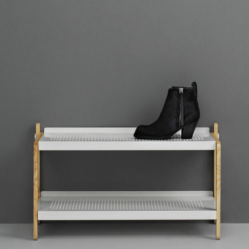 Современный Стеллаж для обуви - SKO - Normann Copenhagen - самонесущий / из ясеня / из стали