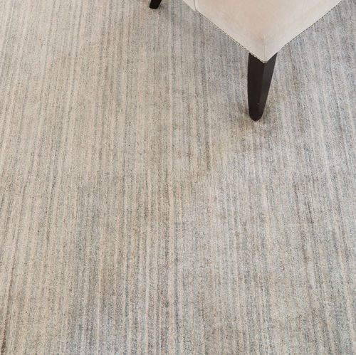 Современный ковер - AARAMBHA - The Rug Company - в полоску / из шелка / из бамбука