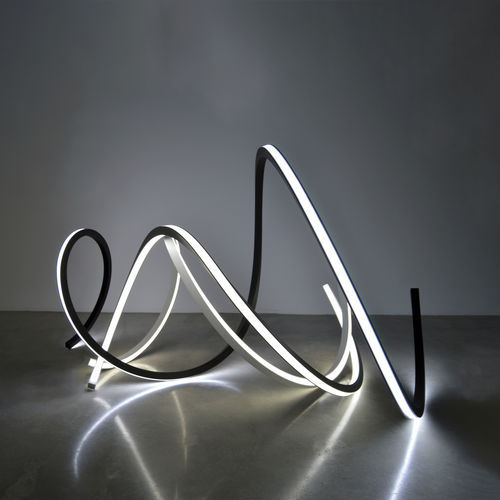 Напольная лампа - VORTEX - KISSA LAMPS - из экструдированного алюминия / из термолакированного алюминия / уникальный дизайн