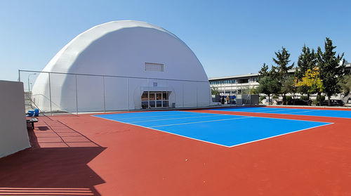 Надувная конструкция с мембраной из ПВХ - BASKETBALL FIELD COVER  - Vector - для спортивного учреждения / для зданий / для школ