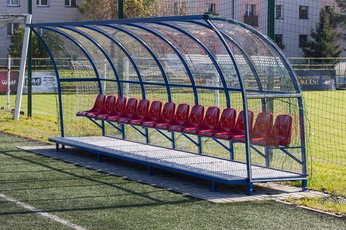 Скамейка запасных с навесом для 4 человек - 15 004 - SPORT TRANSFER Sp. z o.o. - для 10 человек / для 8 человек / для 6 человек