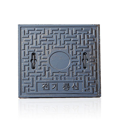 Крышка люка из чугуна - F900 - Hebei Zhenhan Casting Co.,Ltd - квадратная / со встроенной крышкой