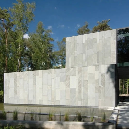 Облицовка фасада из реек - KANDLA - Uway Stone India Pvt Ltd - из песчаника / вертикальная / горизонтальная