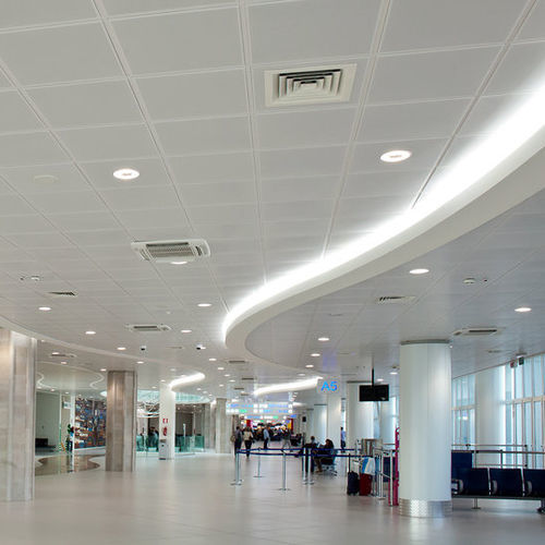 Подвесной потолок из металла - Armstrong Tegular - Knauf Ceiling Solutions - из плит / для офиса / для конференц-зала