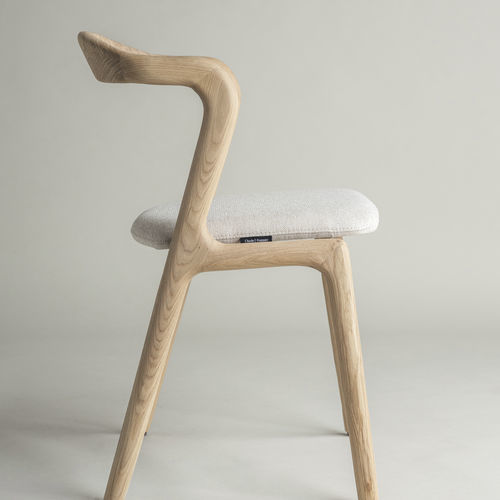 Современный cтул - Otto - Pommier Furniture - для интерьера / из ткани / с основанием из дуба