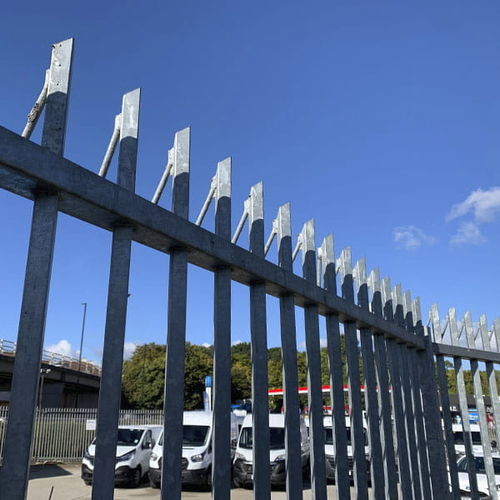 Забор из сварной решетки - BARBICAN® BARBED TOP - Jacksons Fencing - для домашнего использования / профессиональный / промышленный
