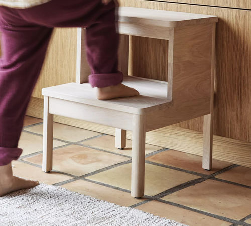 Табурет-стремянка из дерева - A Line Stepstool - FORM & REFINE - для помещений
