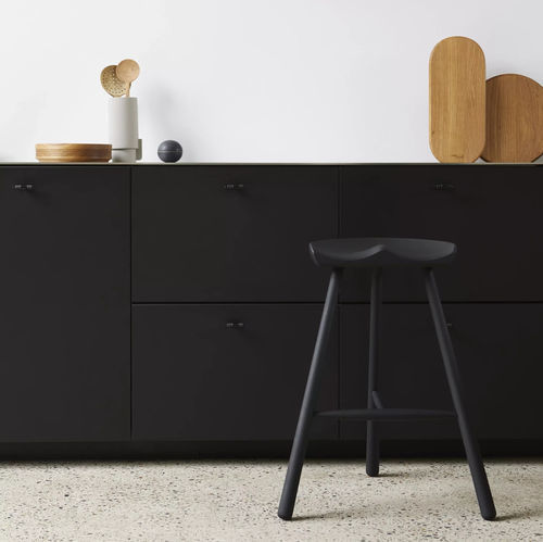 Современный барный табурет - Shoemaker Chair™ no. 68 - FORM & REFINE - из дуба / из бука / из лакированной древесины