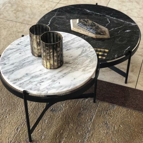 Современный стол Жигонь - CARRARA  - PASIFIK GRANIT - из мрамора / с основанием из металла / круглый