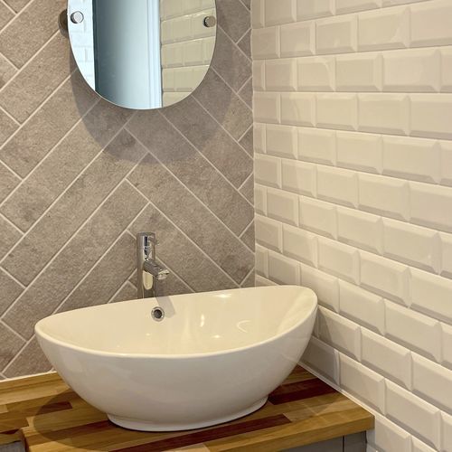 Покрытие для стен для внутреннего пространства - BEVEL METRO TILE - RECO SURFACES LTD - из камня / глянцевое / текстурированное
