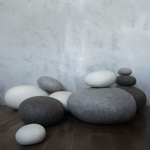 Современный пуф - SOLID ROCKS - Katsu Stones - из шерсти / круглый / ручной работы