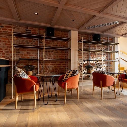 Настенная система полок - Specialist Joinery Group - подвесная / напольная / с держателями