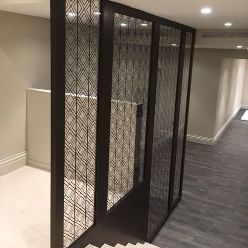 Строительная декоративная панель - Specialist Joinery Group - для перегородки / для зданий / легкая