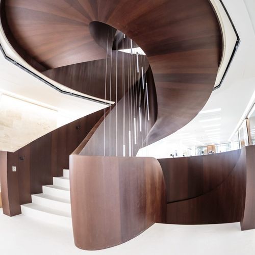 Прямая лестница - Specialist Joinery Group - с поворотом на 90° / с поворотом на 180° / спиральная
