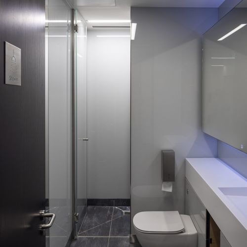Сантехническая кабина из стекла - Specialist Joinery Group - для туалета / для общественных учреждений / влагостойкая